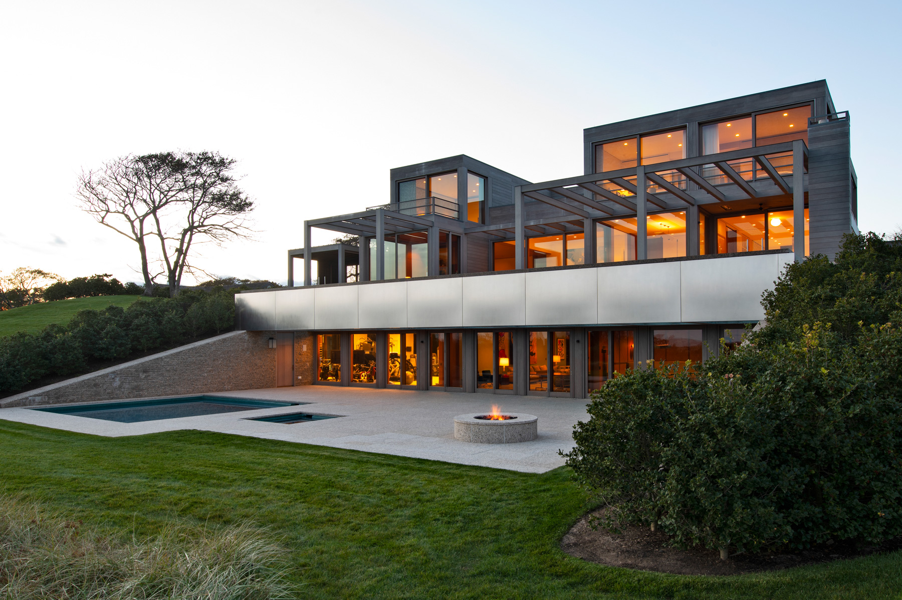 Modern concrete high-end residence